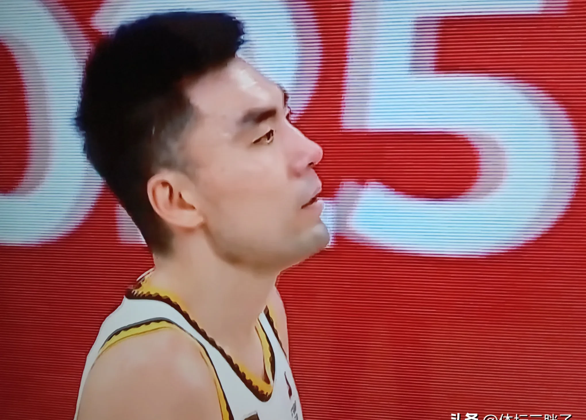 包含上海队成为本场最大亮点，全国篮球锦标赛瞬间破防，失误的词条