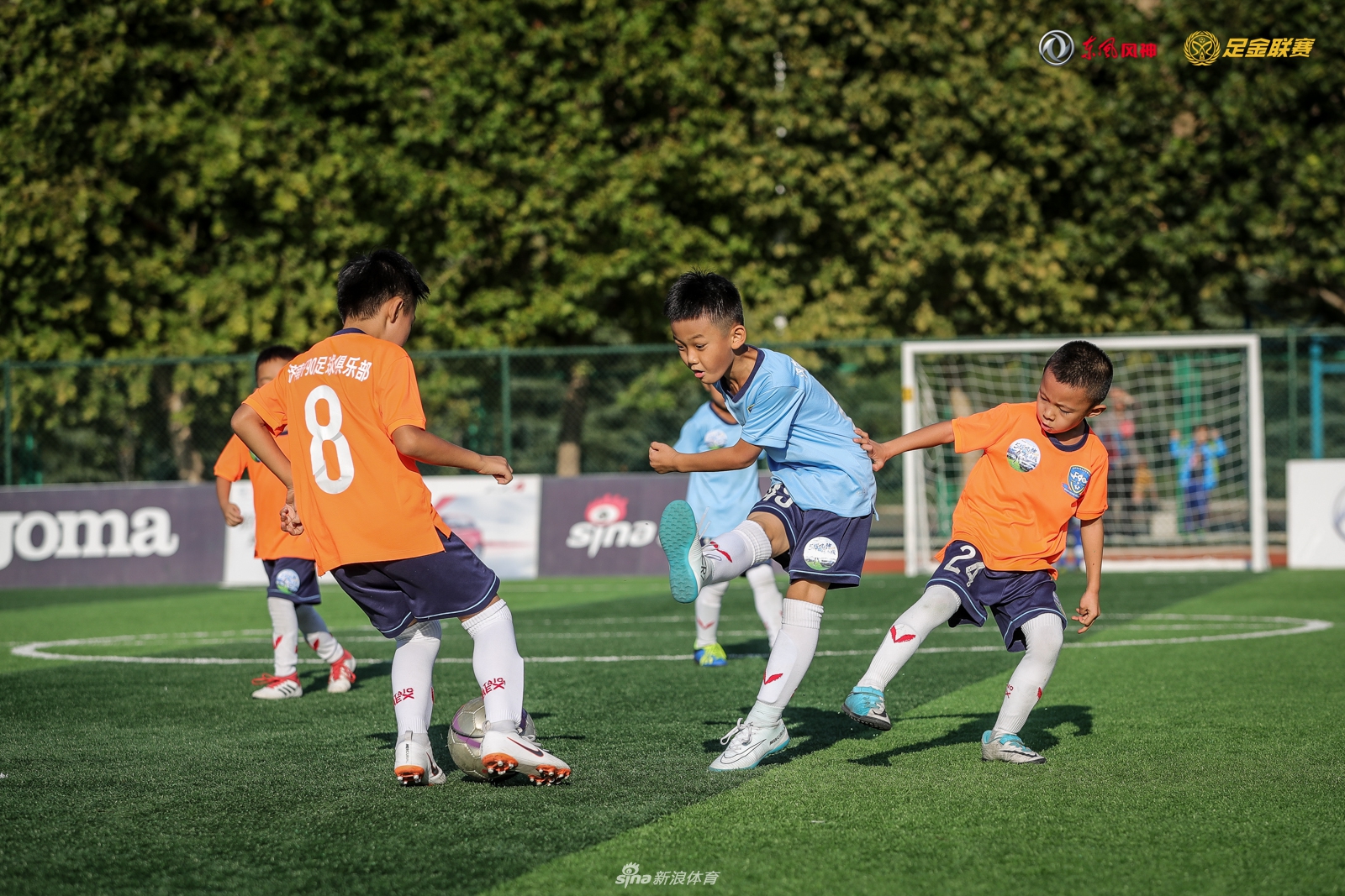 冠军之路上的激烈比拼，球员拼尽全力的简单介绍