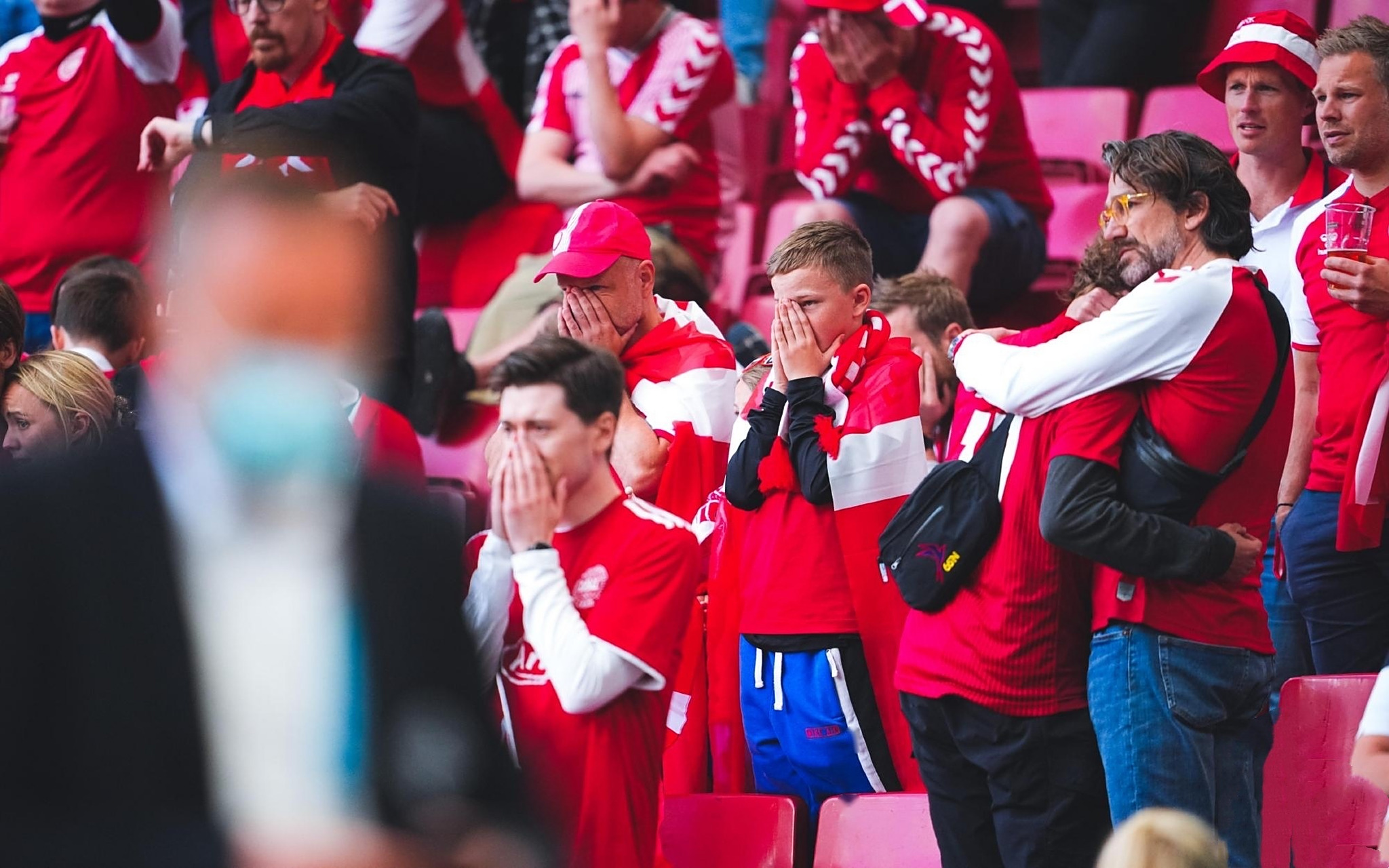 包含丹麦逼平芬兰，埃里克森开胡破僵的词条