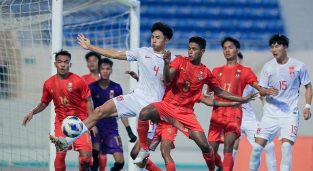 包含国内足球发展迅猛，亚洲比赛场上球员展现出色表现的词条