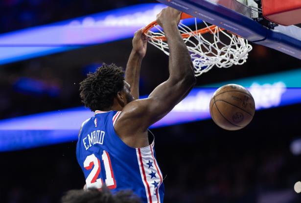 76人中锋恩比德正式续约球队五年