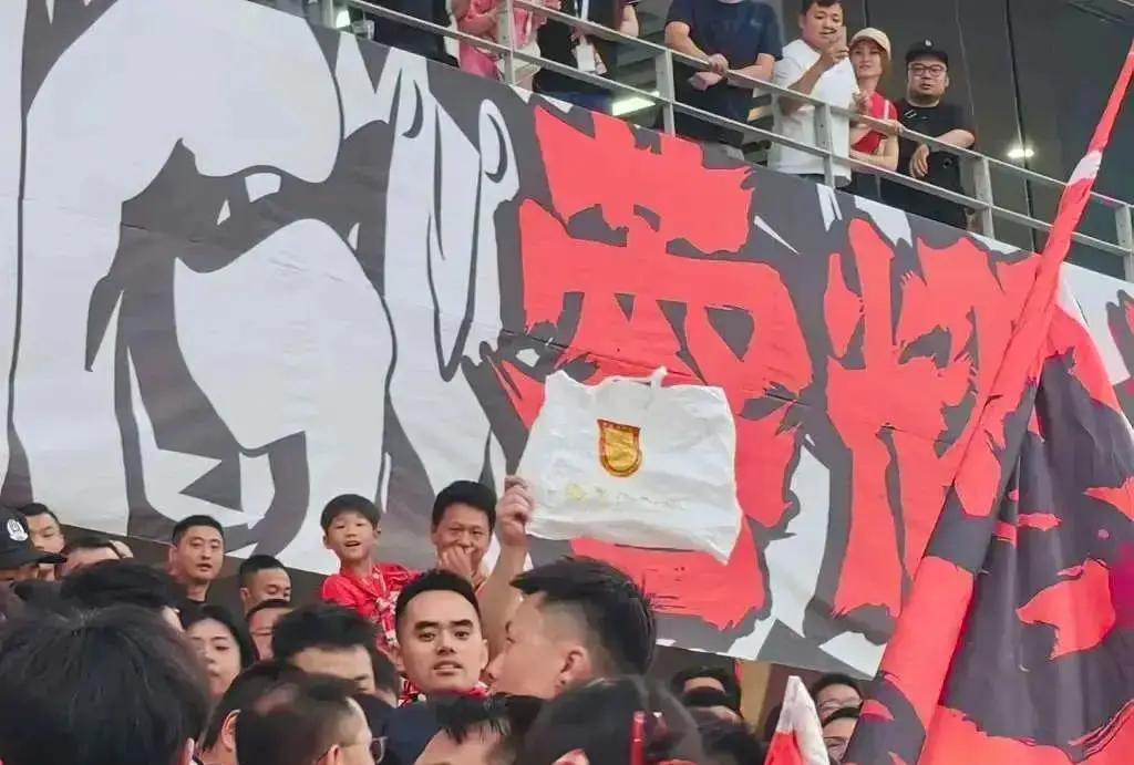 纪录再次被刷新,球队势如破竹向前冲击的简单介绍 纪录再次被刷新,球队势如破竹向前冲击的简单介绍