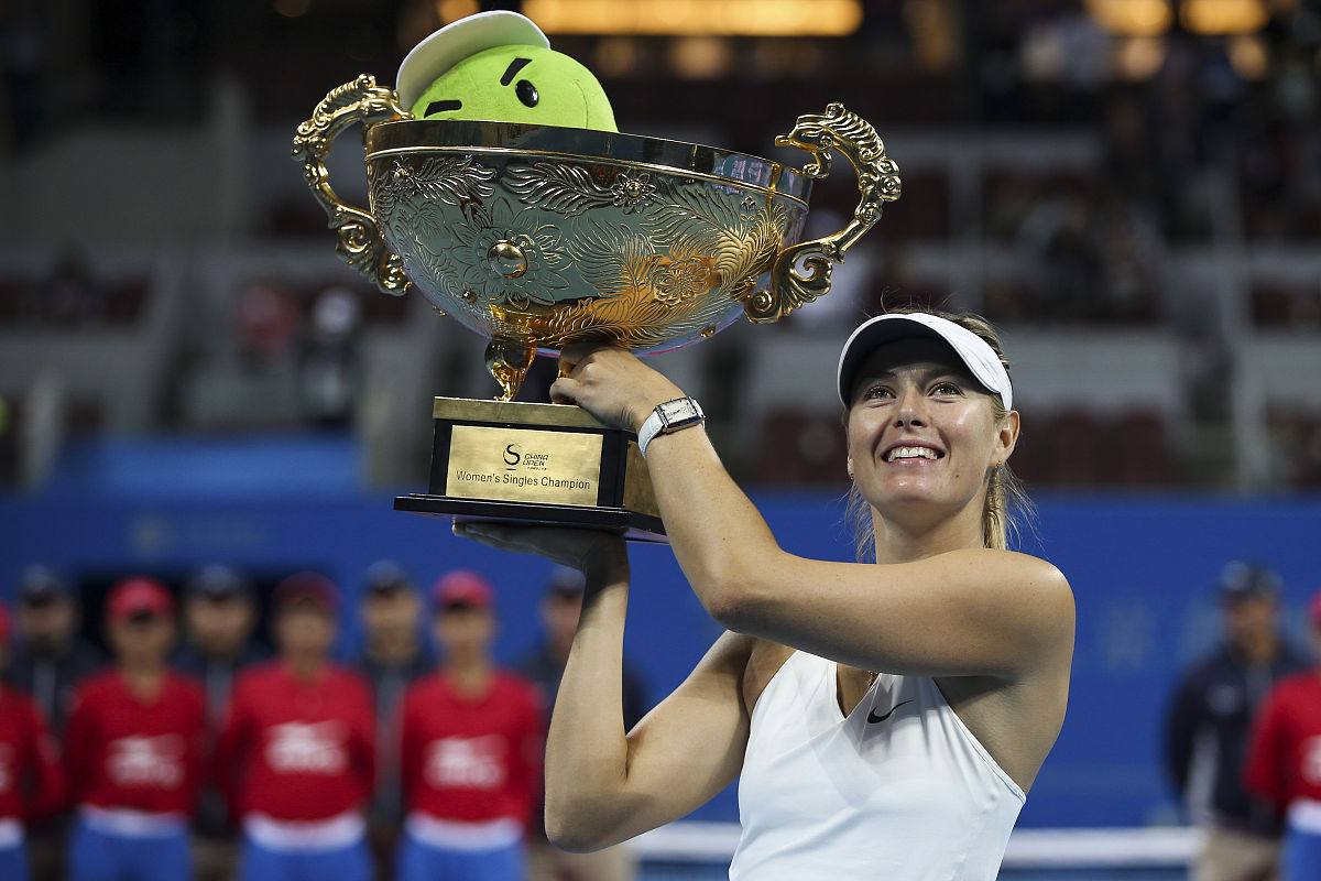 欧洲女子足球运动员勇夺桂冠