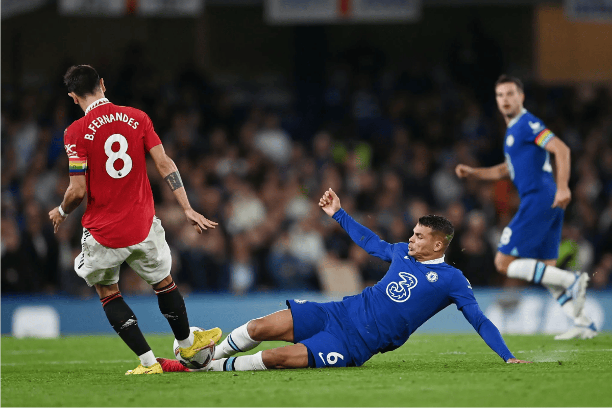 局面扭转,比赛转折点来临,球员围绕一触即发的简单介绍 局面扭转,比赛转折点来临,球员围绕一触即发的简单介绍