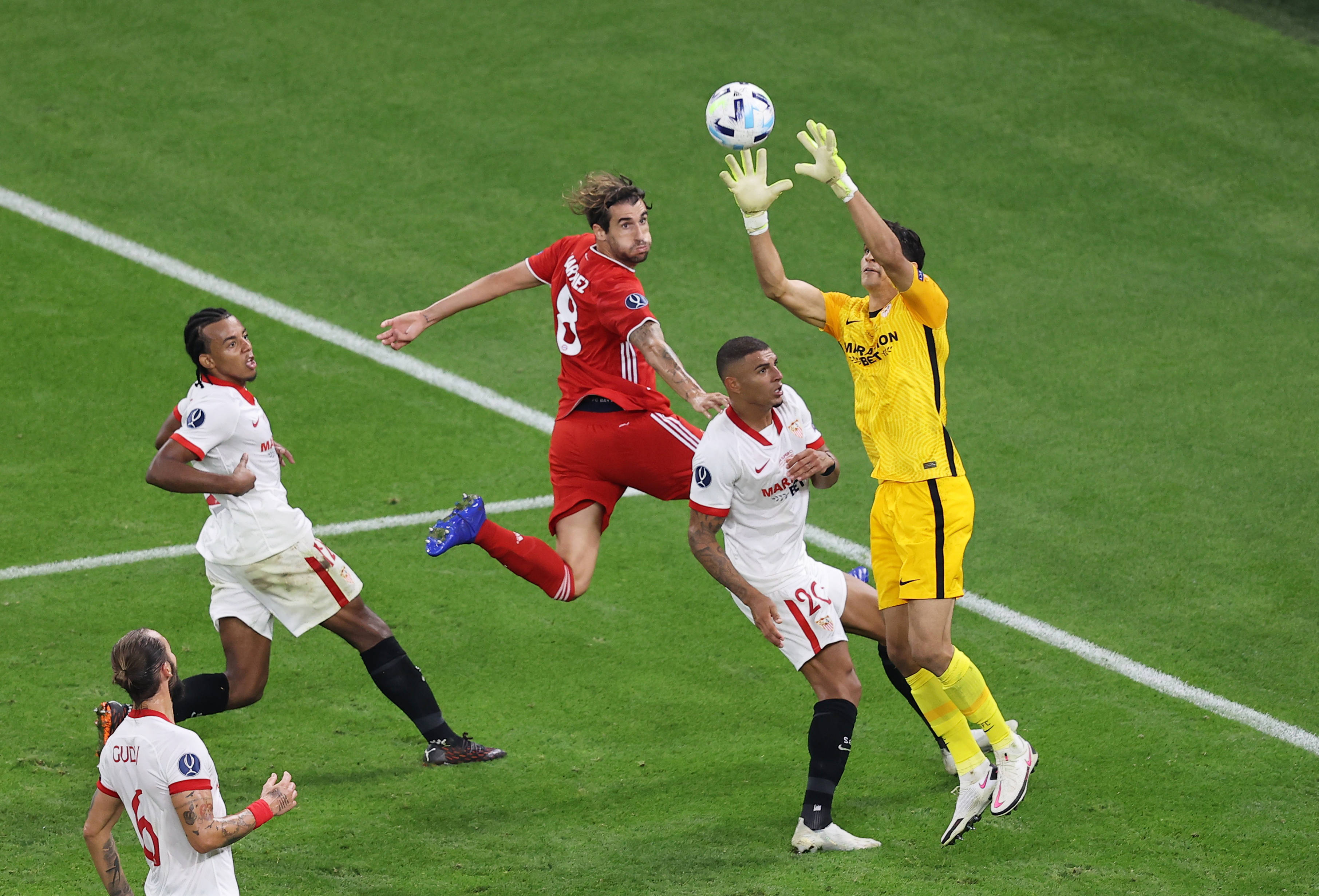 沙尔克客场绝平霍芬海姆，难解难分的简单介绍