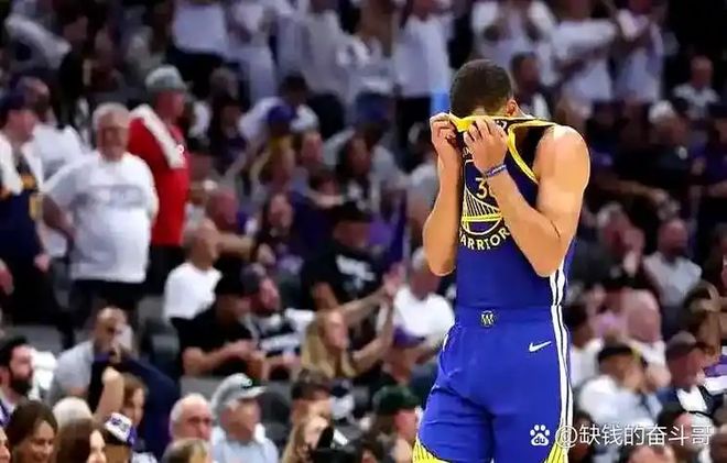 湖人队经验老将频繁受伤,球队战力减弱 湖人队经验老将频繁受伤,球队战力减弱