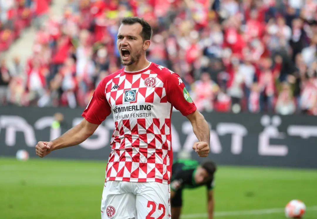 关于美因茨客场逼平对手,取得争冠关键一分的信息 关于美因茨客场逼平对手,取得争冠关键一分的信息