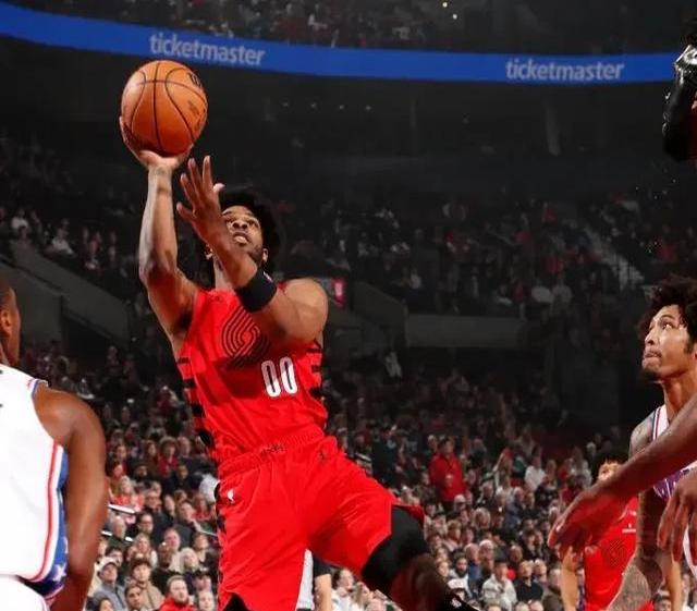 开拓者赢得激烈战役，实现四连胜