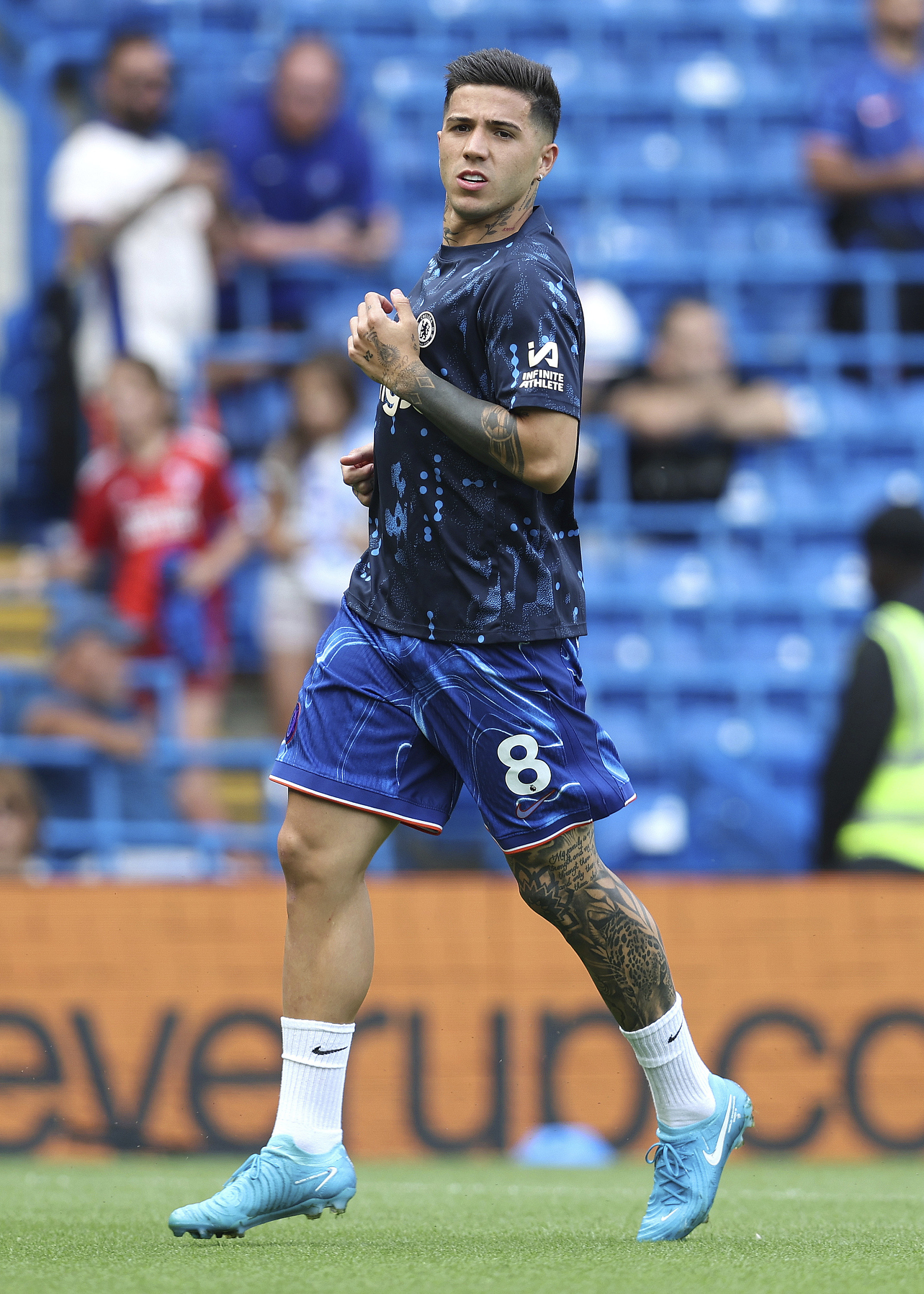 包含雷恩-切尔西，英超球队客场不胜的词条