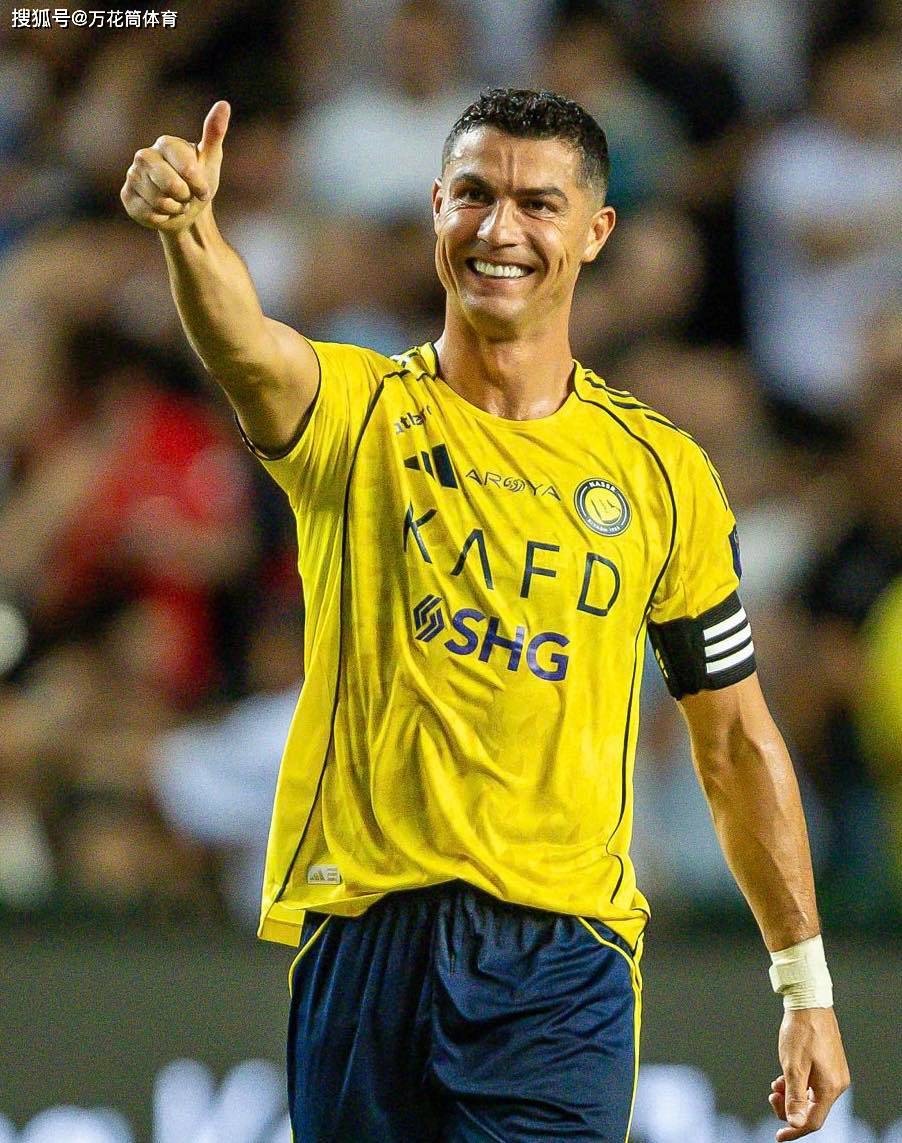 足球传奇鬼才发威，梅开二度锁定胜利