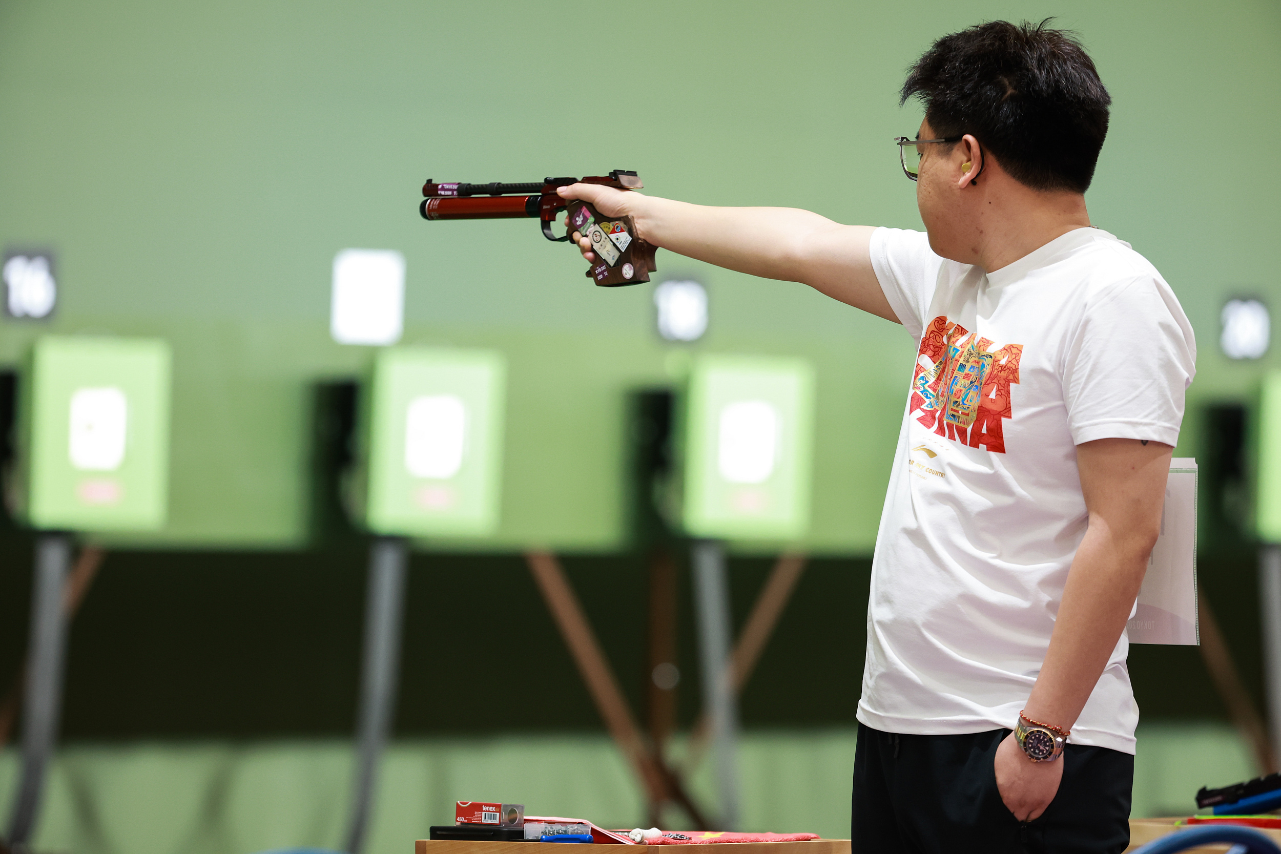 瑞士射击选手表现稳定，夺得奖牌