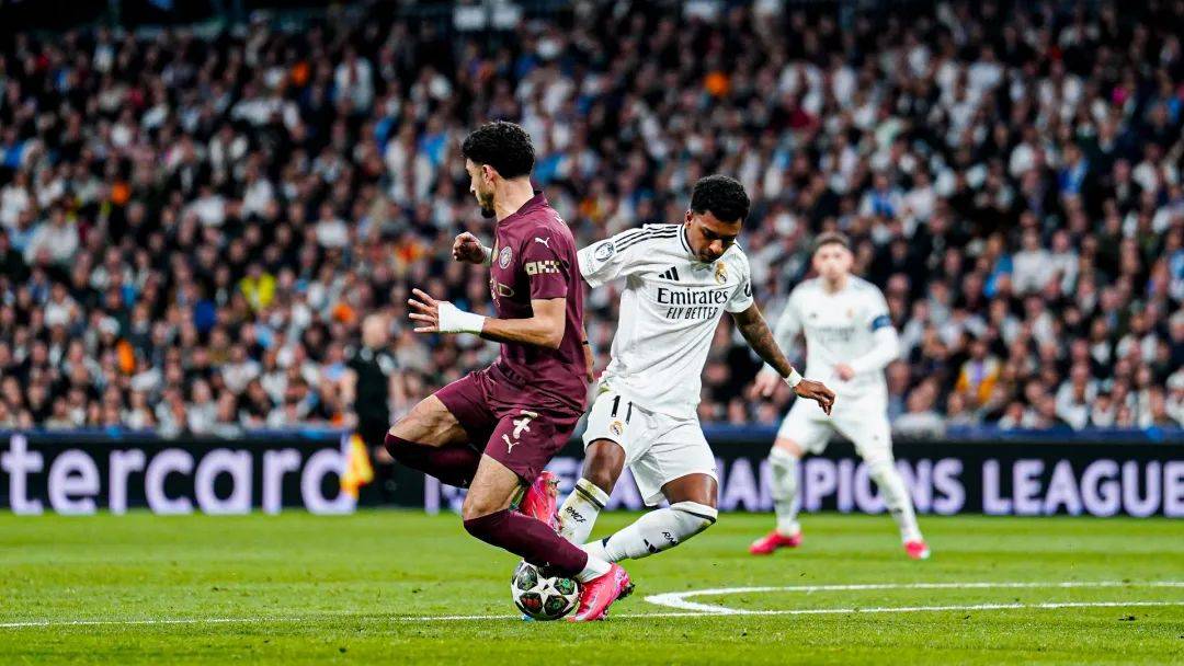 曼城扭转败局，成功晋级16强关键之战的简单介绍