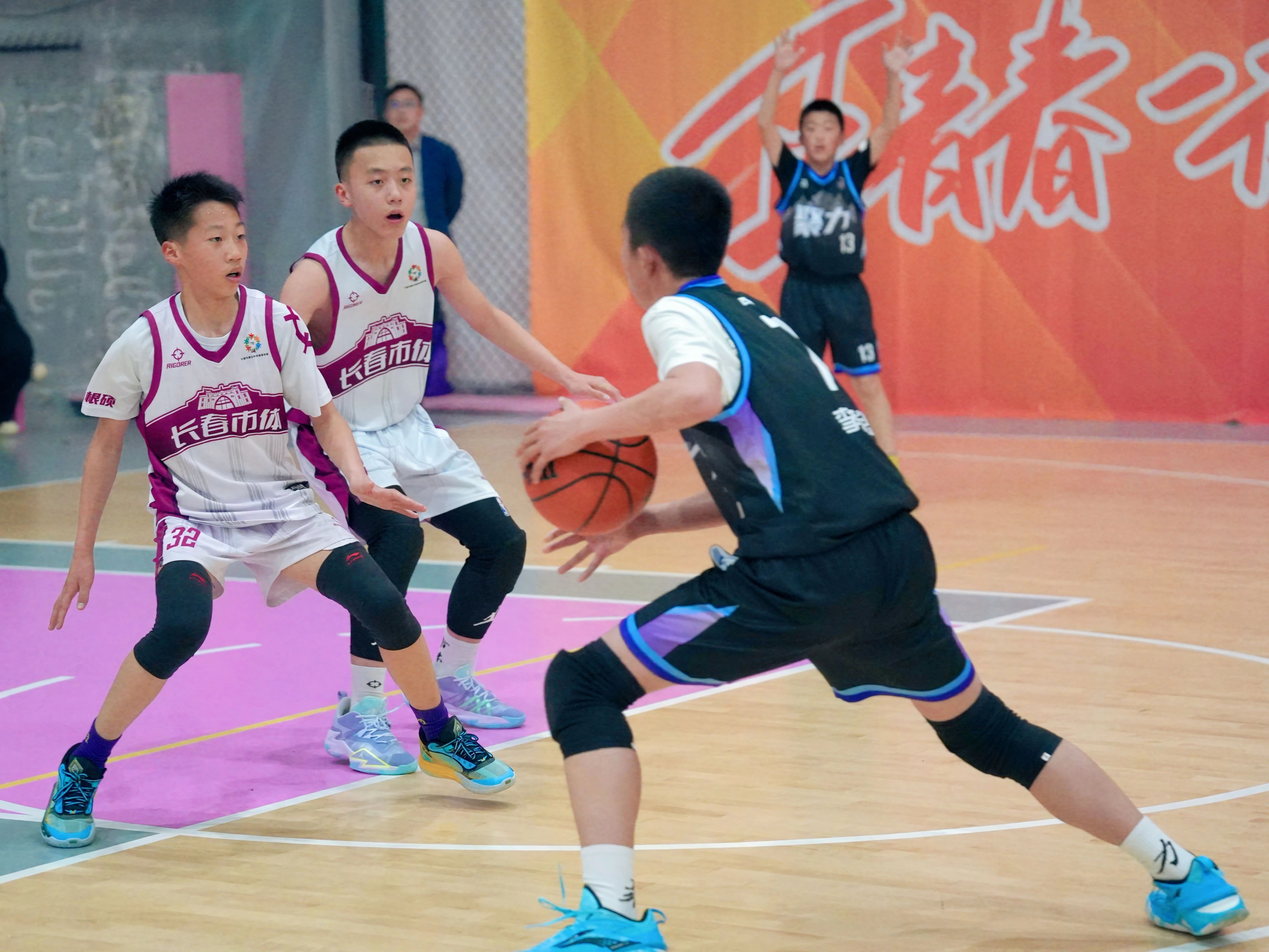 关于青少年篮球精英联赛打响，热血对决轮番上演的信息