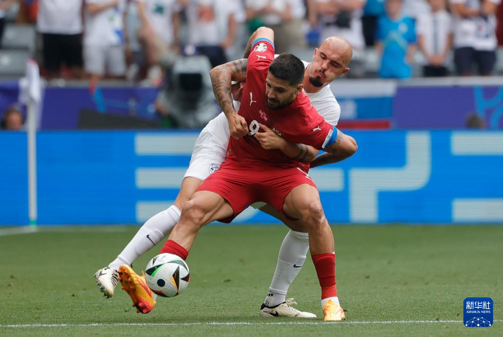 包含斯洛文尼亚队努力拼搏,冲击晋级的词条 包含斯洛文尼亚队努力拼搏,冲击晋级的词条