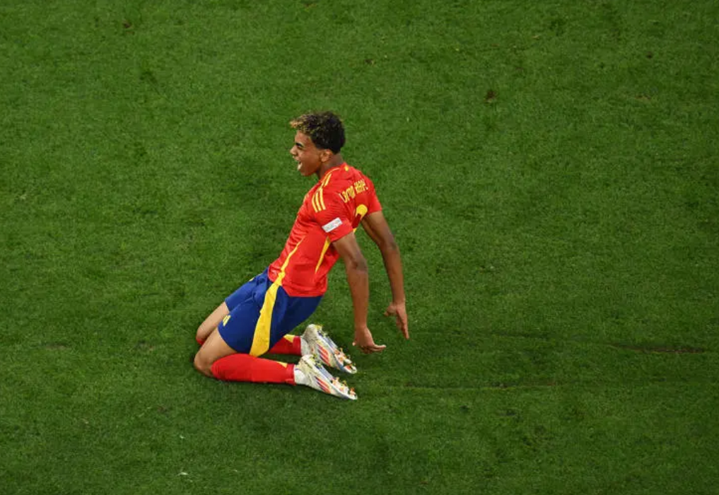 西班牙逆转瑞士，晋级欧洲预选赛半决赛的简单介绍