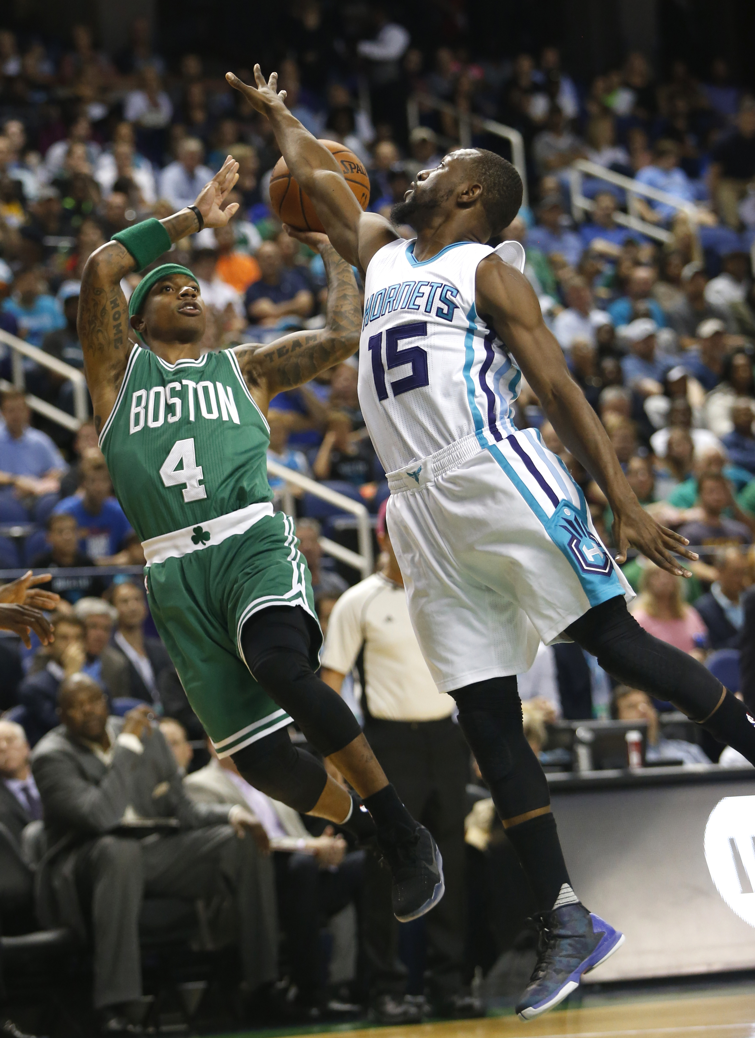 包含爵士客场大胜黄蜂，全队火力全开狂掀进攻狂潮的词条