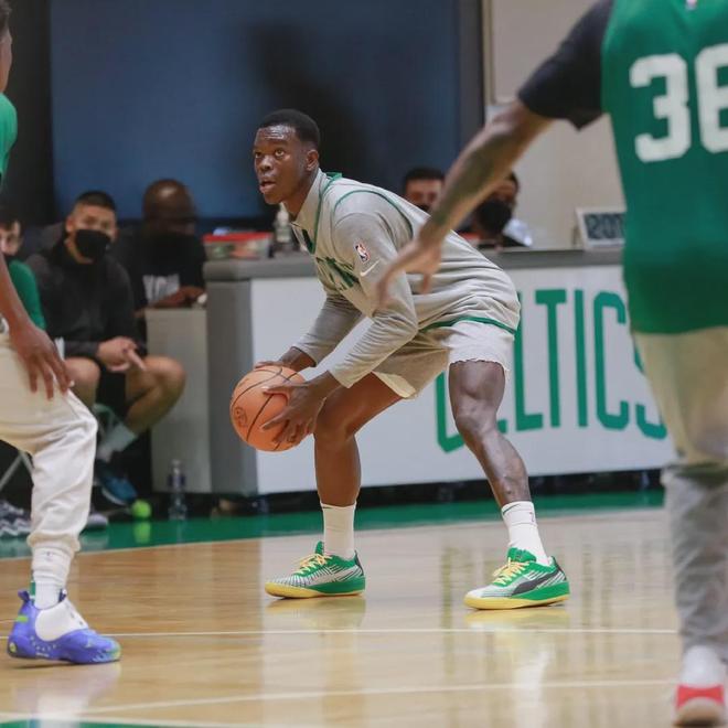 队长独揽45分绿军获胜