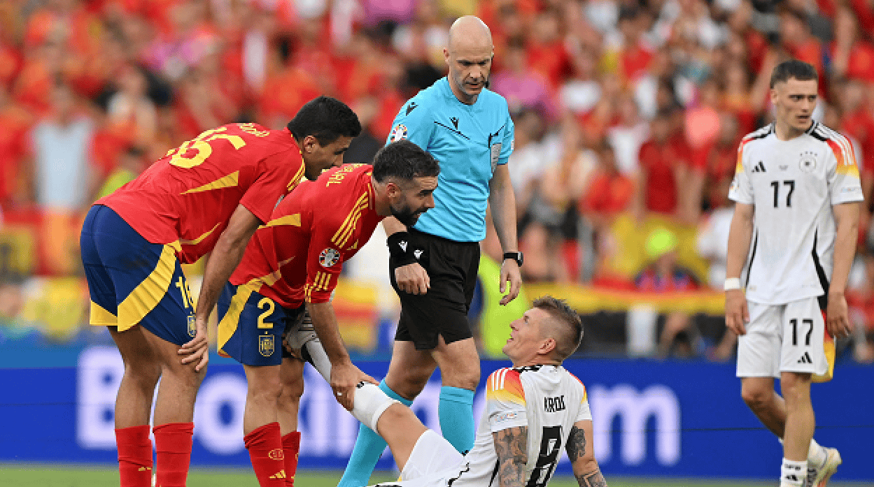 包含体坛热门:重要足球赛事现悬念,球迷紧张的词条 包含体坛热门:重要足球赛事现悬念,球迷紧张的词条