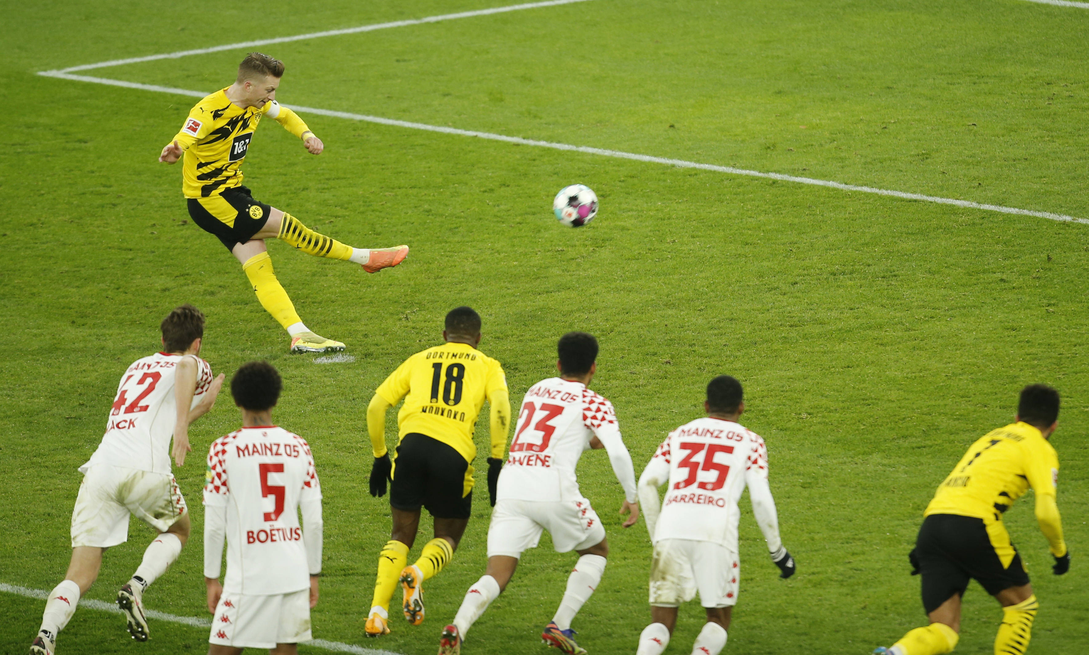 多特蒙德豪取三分，冲刺德国联赛榜首