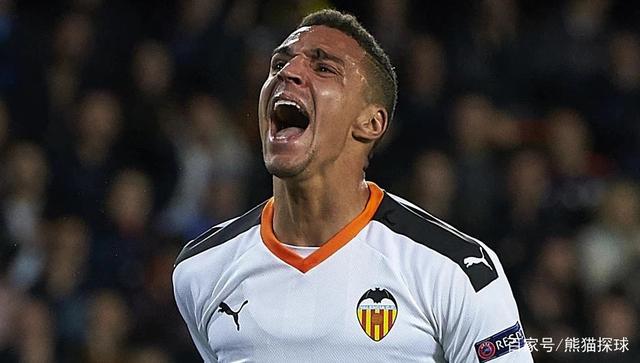 包含瓦伦西亚再胜一仗，保持不败战绩的词条