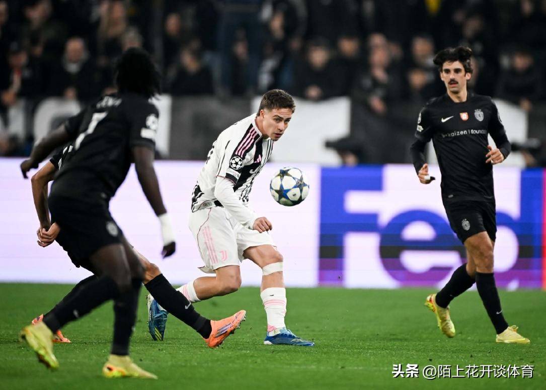 尤文图斯门将飞身扑救，守护球门如铁桶的简单介绍