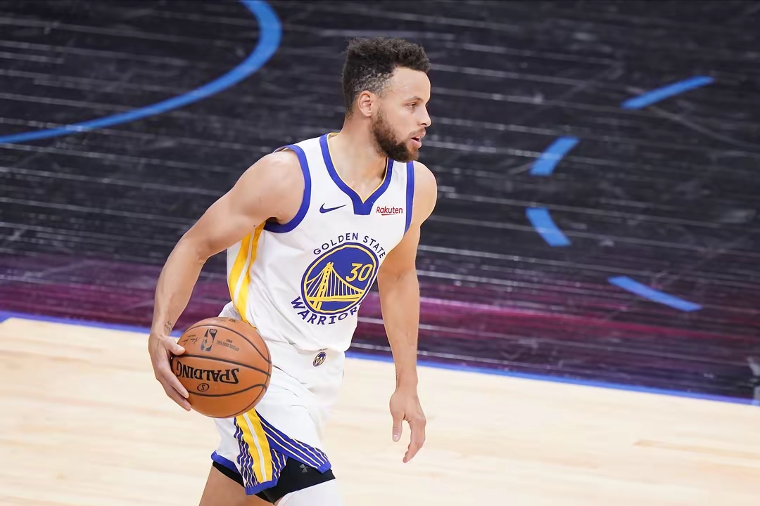 包含勇士不敌开拓者，库里独得分难救主的词条