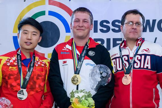 意大利射击选手勇夺银牌