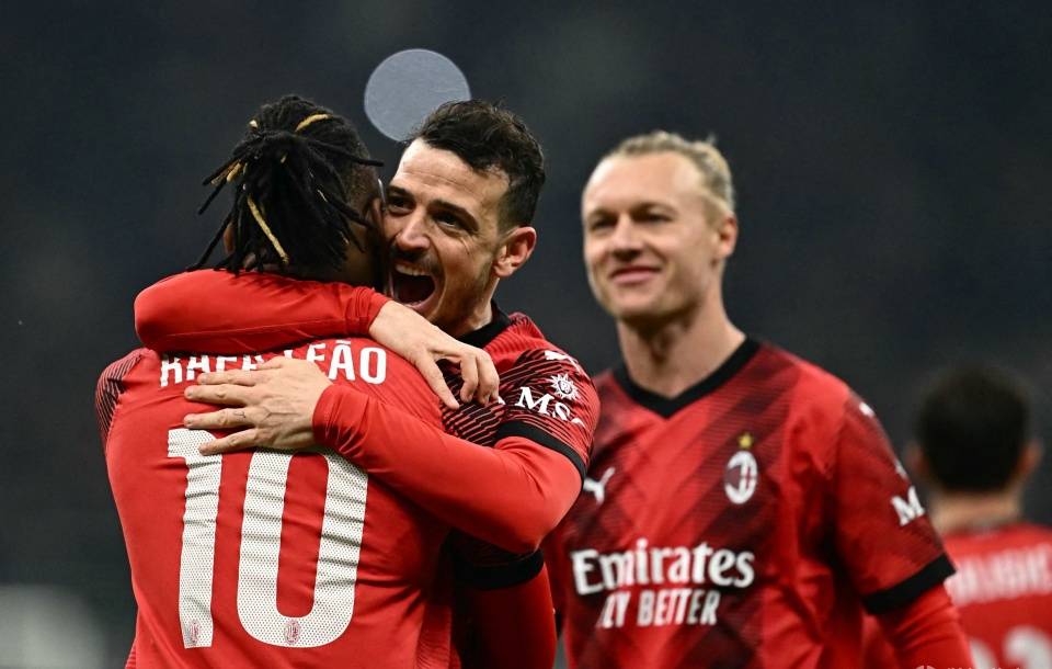 AC米兰客场逆转晋级，欧联杯四强诞生